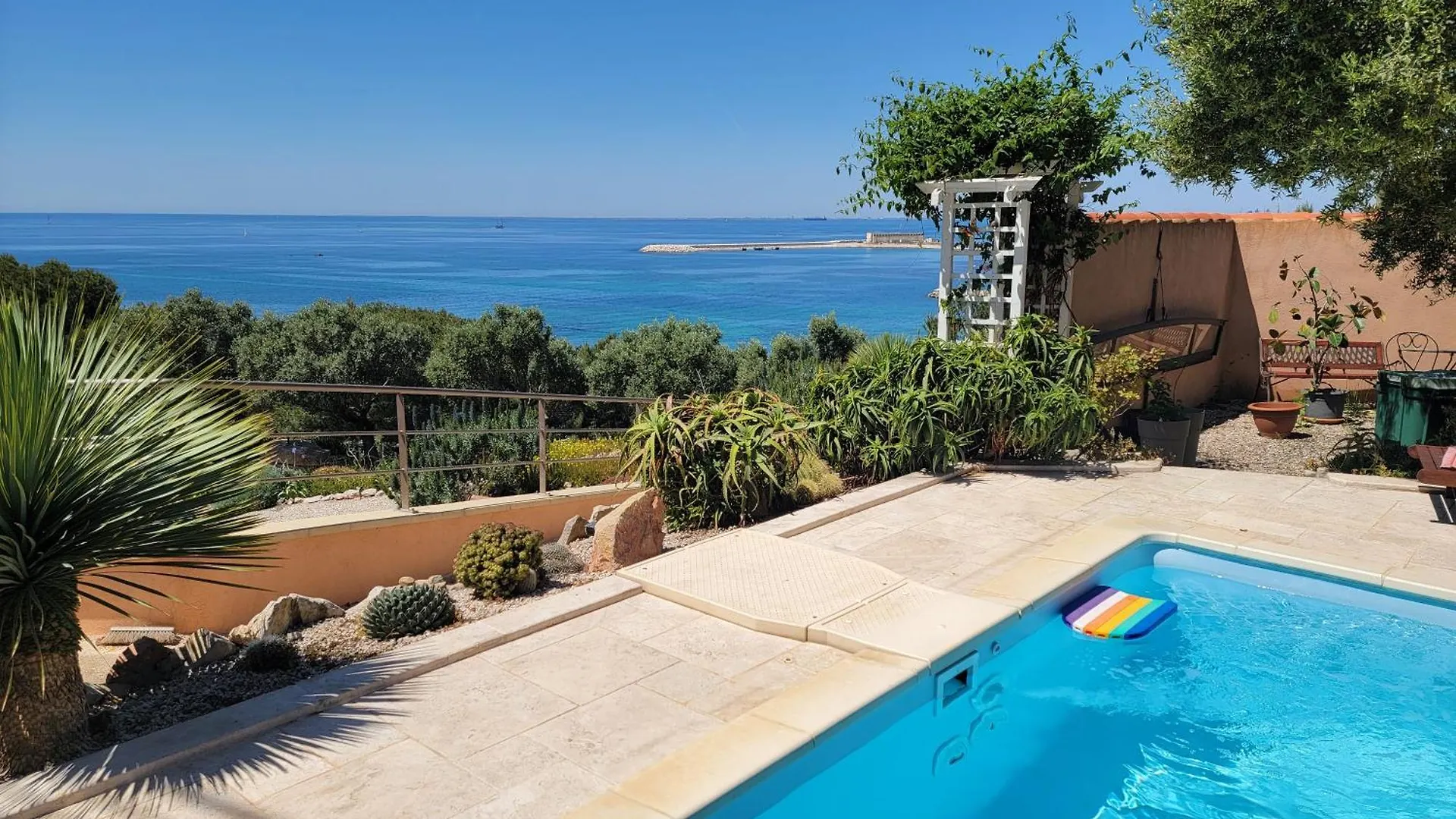 Sejour Detente Pour Toute La Famille Martigues